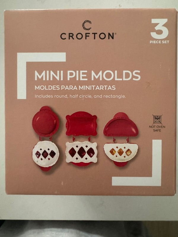 Crofton Mini Pie Molds – 3 Piece Set – NEW – Holidays – Baking