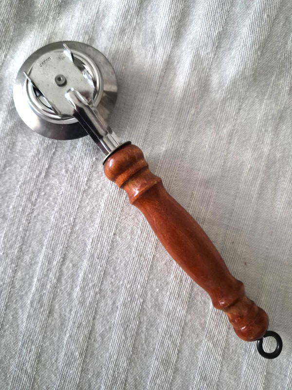 Vtg Wood Pie Crimper Pastry Edge Trimmer Cutter Wheel gallery