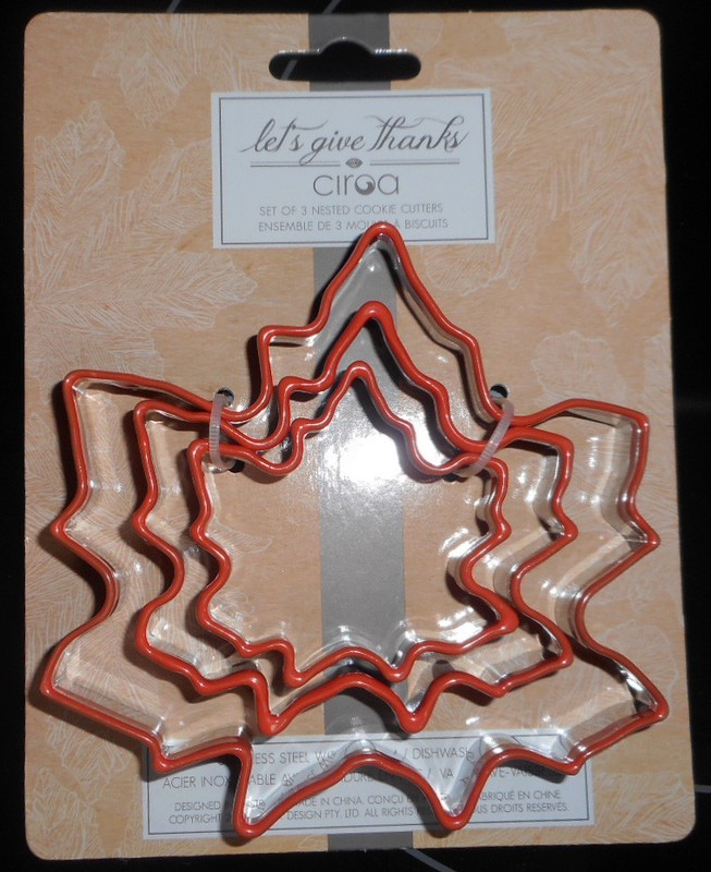 Ciroa 3 Piece Acorn Cookie Cutter Set, Metal and PVC, New