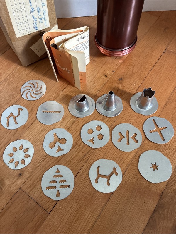 NOS Vintage Mirro Betty Crocker Aluminum Cookie Press 11 Discs 3 Tips Copper NOS gallery