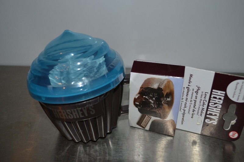 New Sealed Hershey’s Lava Cake Maker Microwave Safe BPA Free Cupcake Shaped Cup