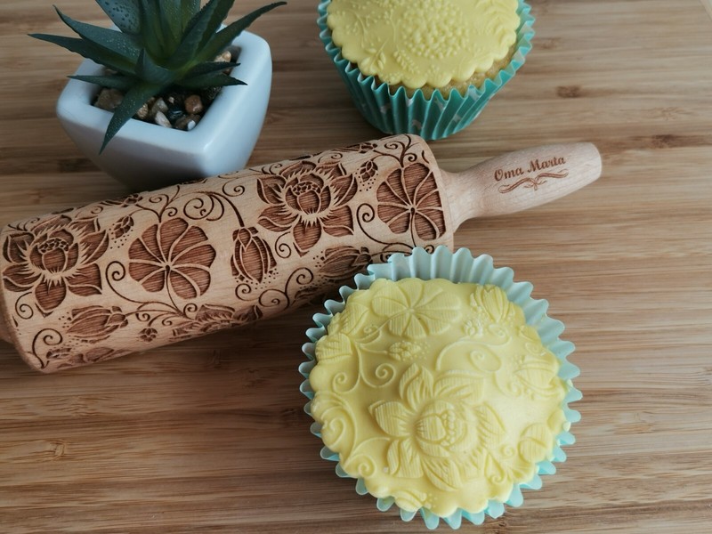 Embossed Dough Roller Lotus Springerle cookie mold Textured Engraved Rolling Pin