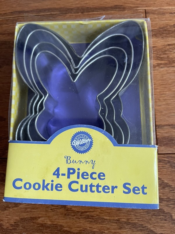 Set of 4 Metal Nesting Bunny Rabbit Cookie Cutters Wilton New in Box gallery