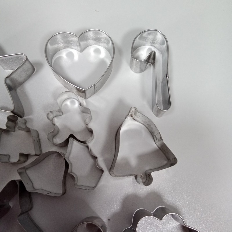 12pc Assorted Metal Cookie Cutters Christmas Shapes Gingerbread Tree Star gallery