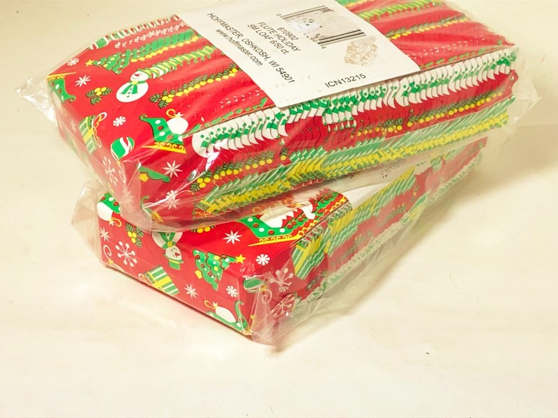 Vintage Small Christmas Loaf Paper Liners 2 Packs 100 Count Total Red 4×1.75″