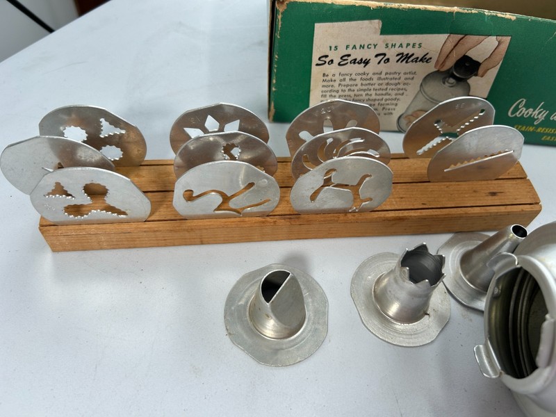 Vintage Mirro Aluminum Cookie Press w/ Wood Organizer & 14 Attachments - #2 gallery