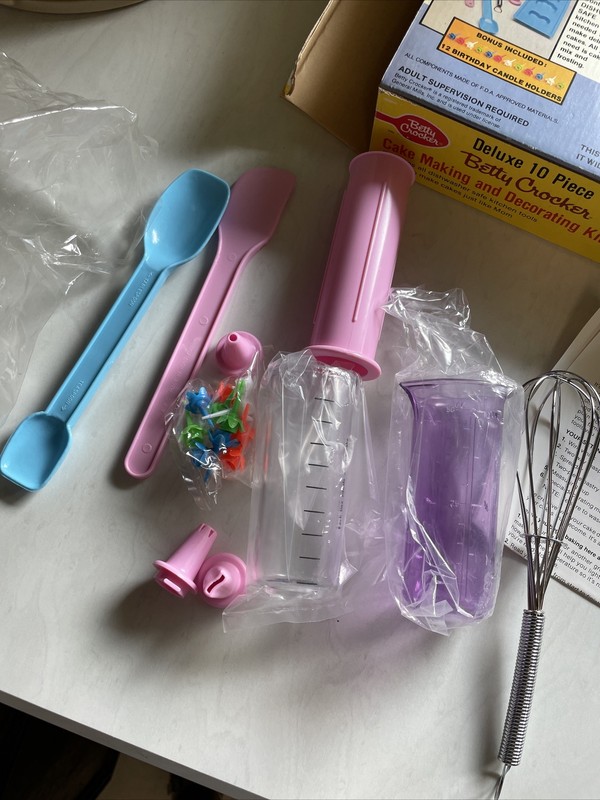 VINTAGE Betty Crocker Cake Mixing & Decorating Kit #224 Kids Children 10 Pc NEW gallery