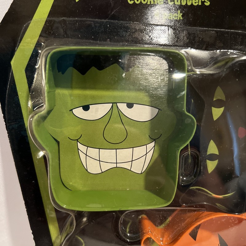 Collectible Haunted Hollow 4 Pack Cookie Cutters gallery
