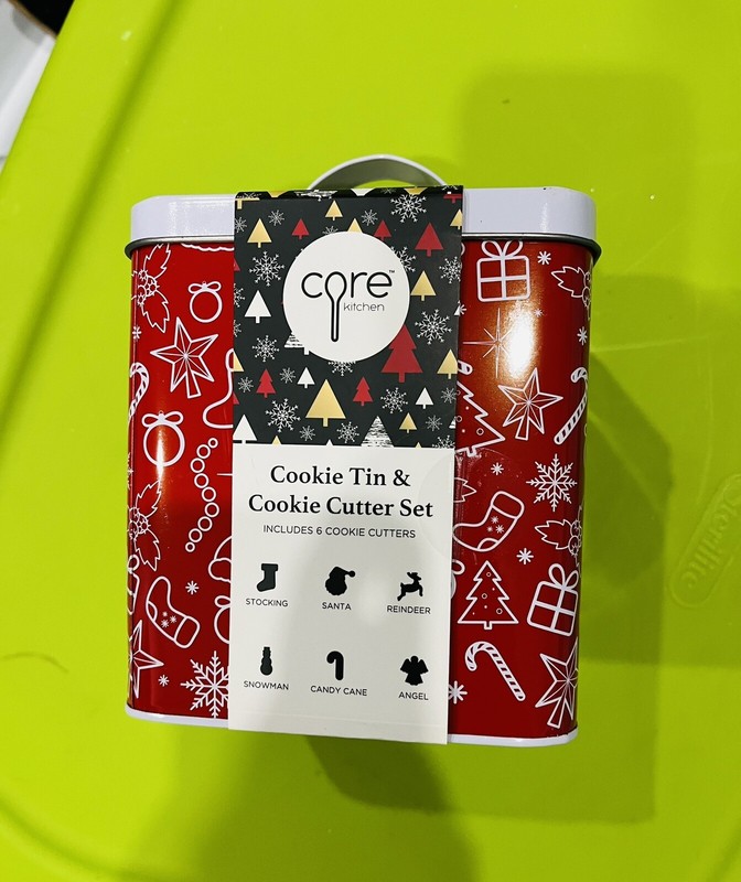Christmas Cookie Tin & 6 Metal Cookie Cutters Set Cookie Storage Box NEW In Box