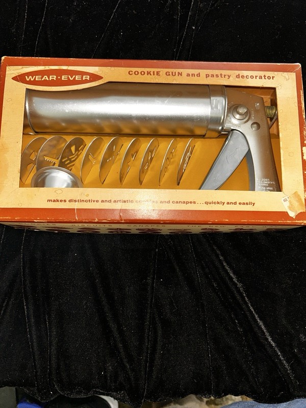 Wear Ever Cookie Gun No 3365 Aluminum Pastry Decorator Box USA Vintage gallery