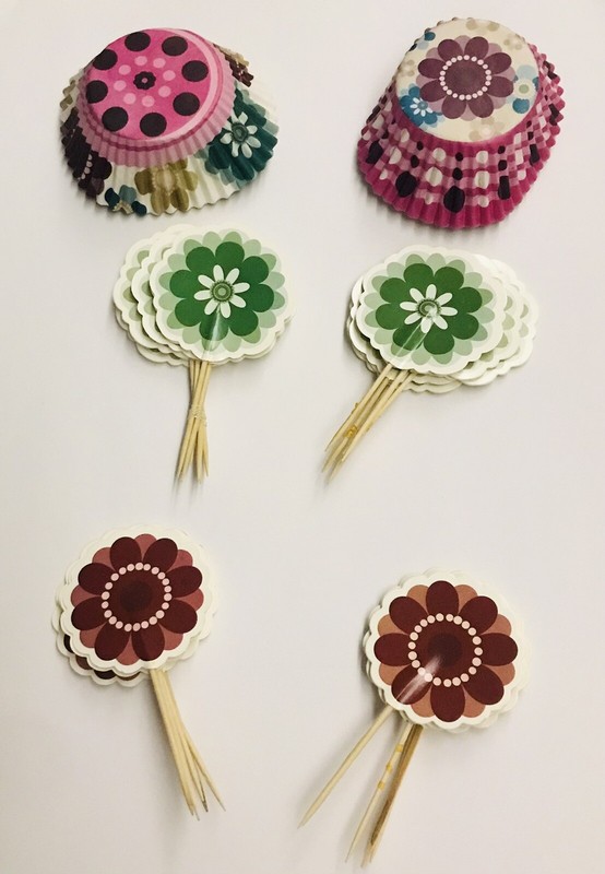 New Cupcake 23 Cupcake Liners 22 Picks Maroon Green Flowers gallery