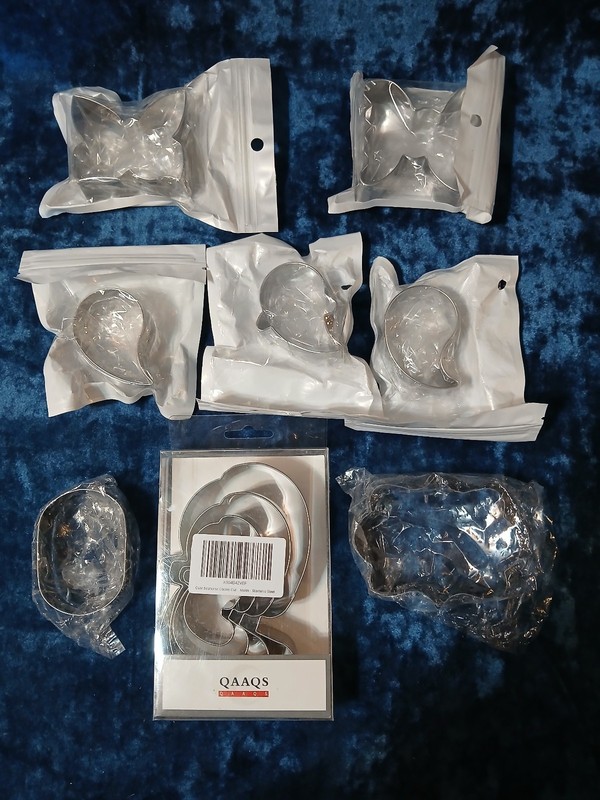 QAAQS & WJSYSHOP Stainless Steel Cookie Cutters – 11 Various Shapes – New!