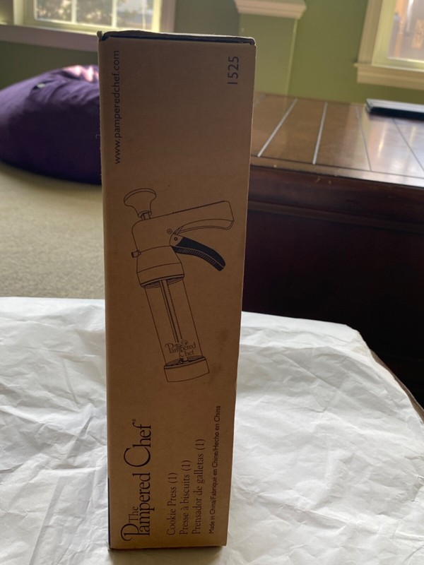 The Pampered Chef 1525 Cookie Press with 15 DISCS gallery