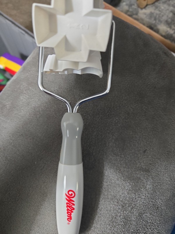 Wilton Rolling Pastry Dough Fondant Cutter Cookie 6 Designs