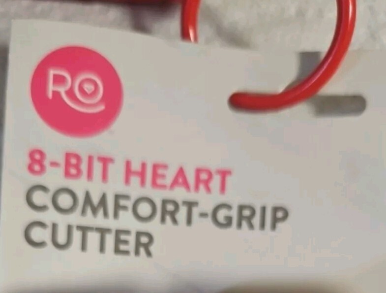 Rosanna Pansino 8 Bit Heart Comfort Grip Cookie Cutter Wilton W/ Silicone Mitt gallery