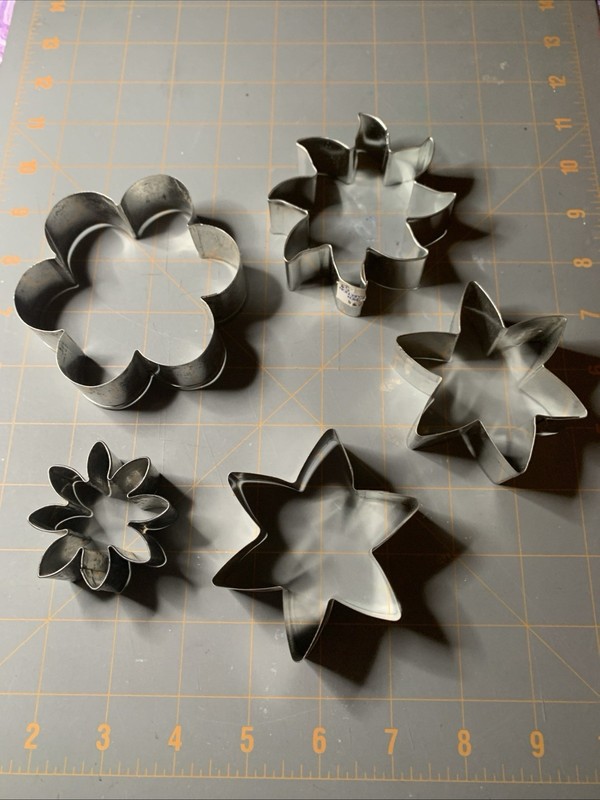 Vintage Cookie Cutter- Flower Sun Star Daisy