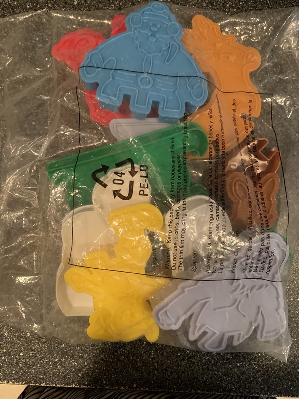 Vintage 16 Rudolph The Red-Nosed Reindeer Stand-Up Cookie Cutters 3-D Sealed Bag