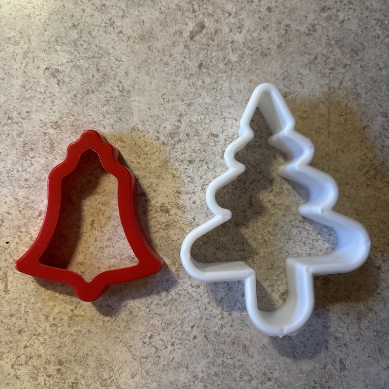 Lot of 20 Vintage Plastic Cookie Cutters - Wilton Jello Jiggler Tupperware Heart gallery