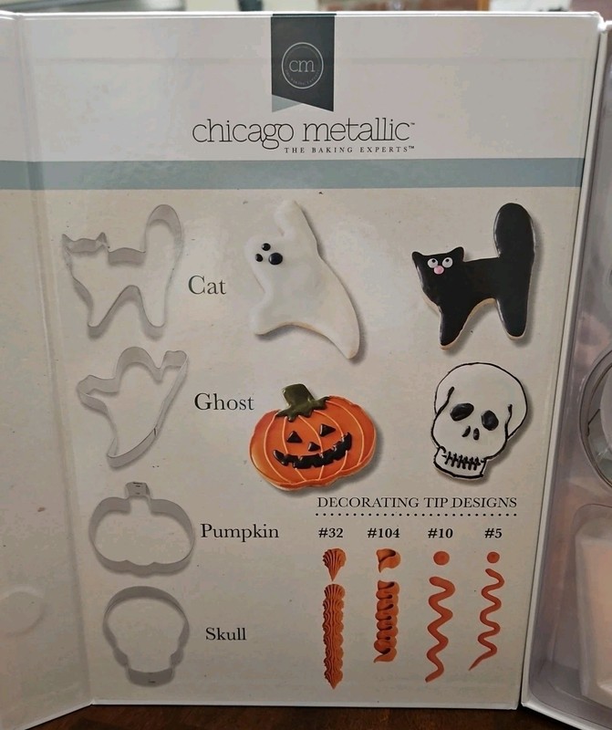 Chicago Metallic Halloween Cookie Set 19 Piece Cat, Ghost, Skeleton, Pumpkin New gallery