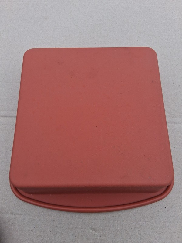 Silicone Cake Mold- Pre-Owned gallery