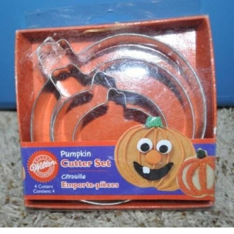 Halloween Pumpkin Cookie Cutters Happy Halloween & 5 Pc Wilton Metal Plastic gallery
