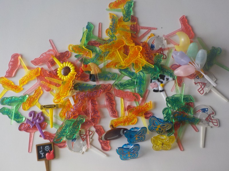 95 Lot Cupcake Toppers Picks Celebrate Football Butterfly Rings Patriots Animals gallery