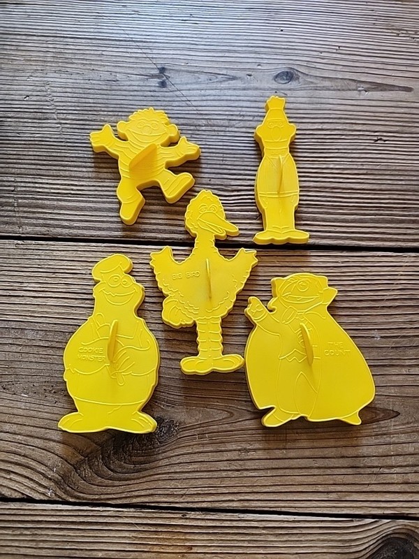 Vintage 1970s SESAME STREET Cookie Cutters-Use w Playdoh or Ornaments-lot of 5