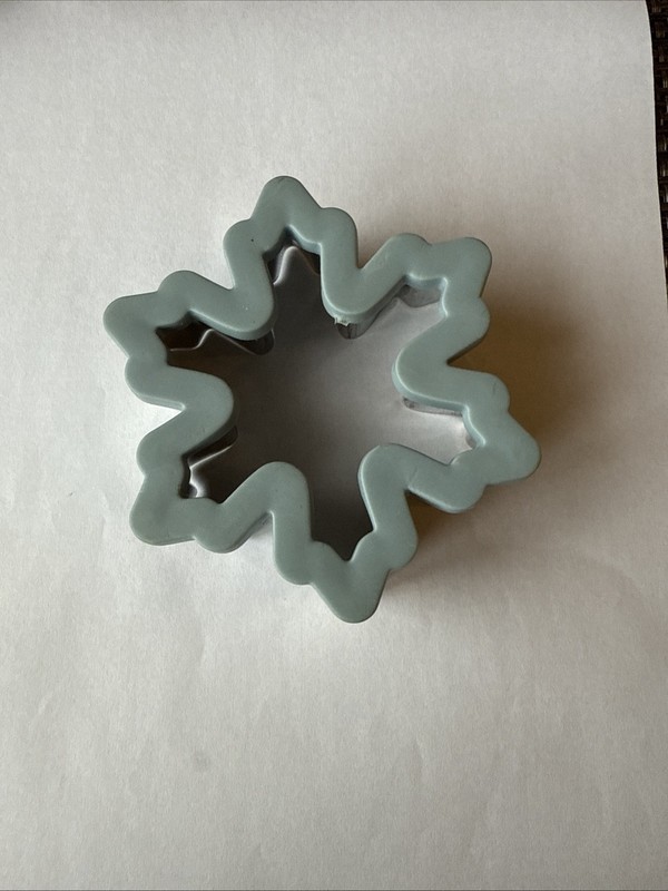 Snowflake shape Comfort Grip Cookie Cutter by Wilton Christmas