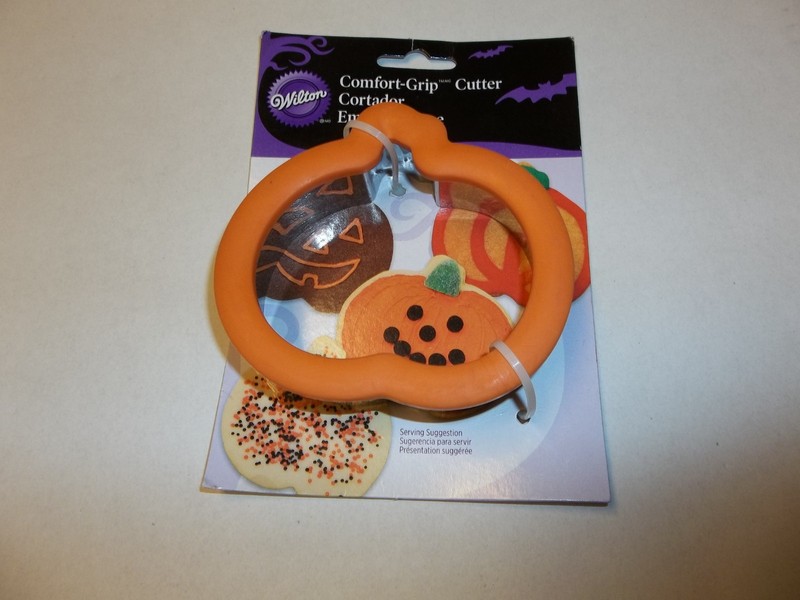 Wilton Comfort-Grip Pumpkin Cutter #2310-600, New in Package