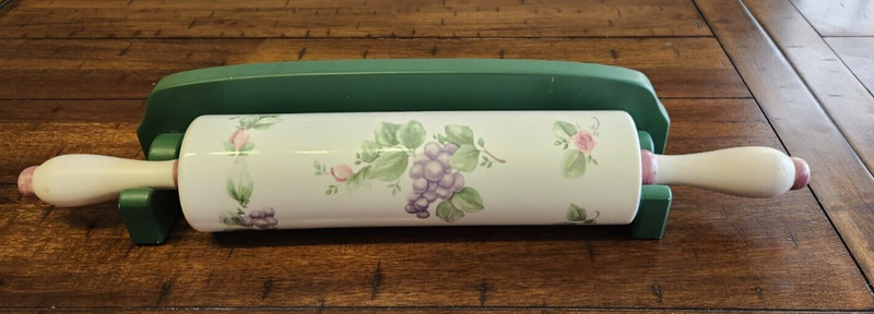 Rolling Pin Pfaltzgraff Grapevine Wooden Hanger Ceramic Porcelain Green 18.5 in