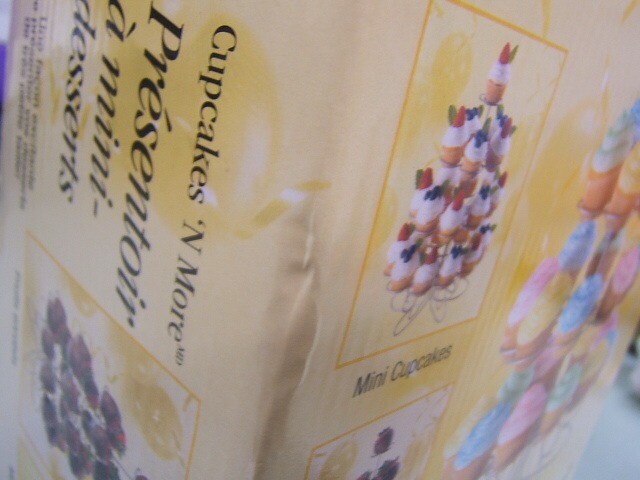 Wilton Cupcakes 'N More Mini Dessert Stand Holds 24 New in Orig Box gallery