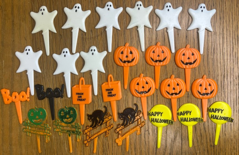 Vtg 80s/90s Halloween Plastic Cupcake Toppers Cat Pumpkin Ghost Trick Or Treat ￼