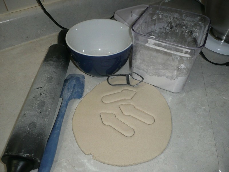 EYESHADOW BRUSH OUTLINE EYE MAKEUP SPONGE SPECIAL COOKIE CUTTER USA PR3394 gallery