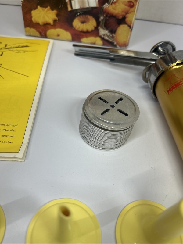 Marcato Atlas Biscuits Maker Cookie Press from Italy, 20 Discs and 4 Tips gallery