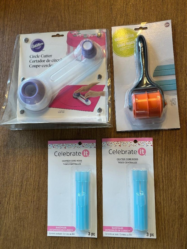Cake Decorating Tools- Circle Fondant Cutter, Ribbon Cutter & Center Core Rods
