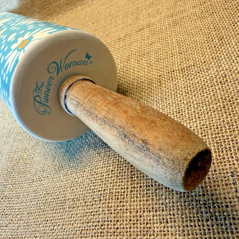 PIONEER WOMAN Vintage Floral Daisy Ceramic Rolling Pin Wood Handles 3112DMT gallery