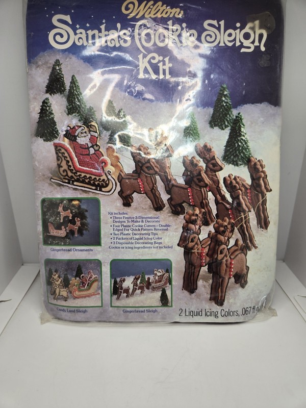 NEW Vintage 1983 80s Wilton’s Cookie Cutters Santa Christmas Reindeer Sleigh Kit