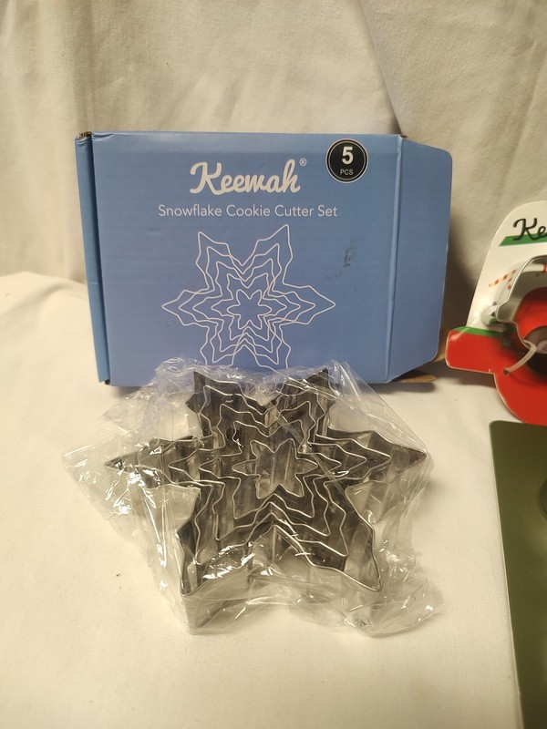 Keewah Winter Snowflake Cookie Cutter Set 5 Piece Stainless Steel NEW! Plus Bund gallery