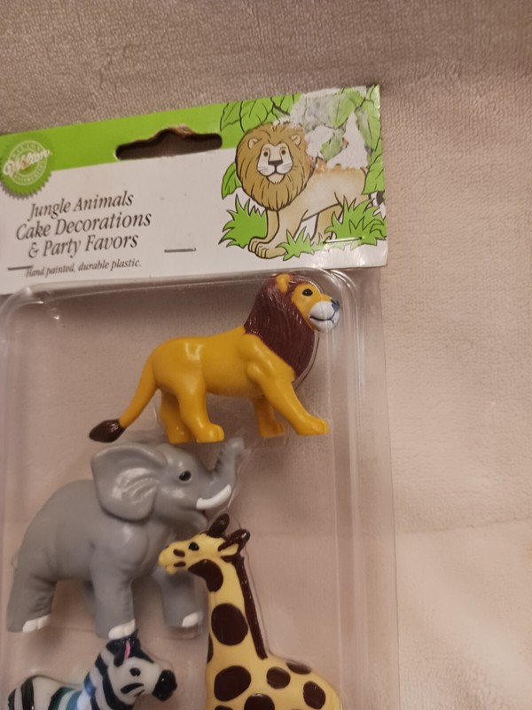 Wilton Jungle Animals Cake Decorations & Party Favors Pack gallery