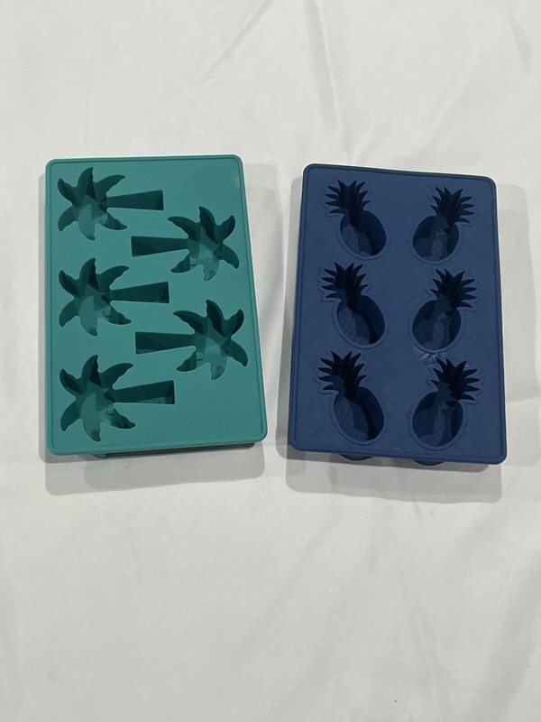 11 Cavity Silicone Molds Fondant Candy, Soap Molds- Pineapples & Palm Trees