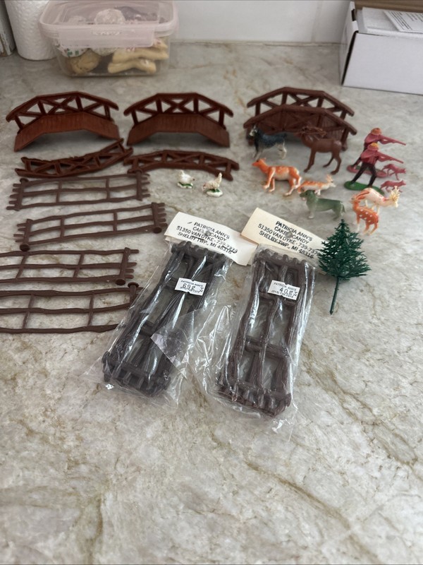 Vintage 1970s Mixed Lot 23Hunter Cake Decoration Set With Trees, Deer And Fences