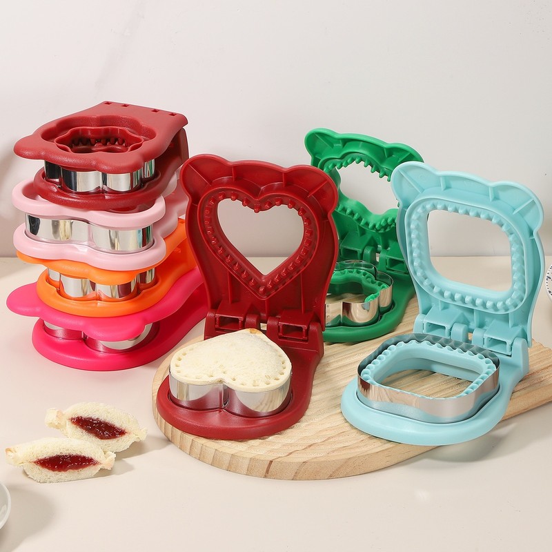 2 Pack Crustless Sandwich Cutter, Flower/Heart Shape(Red/Green) gallery