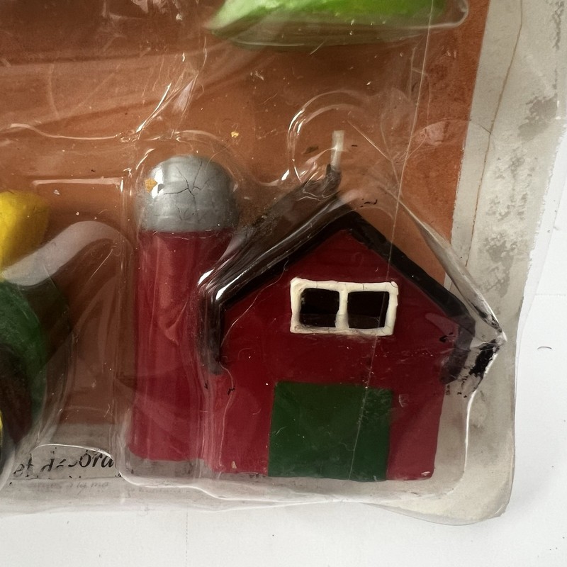 VTG 2004 Wilton Farm Candles Cow Chicken Tractor Barn Cake Birthday Cottagecore gallery