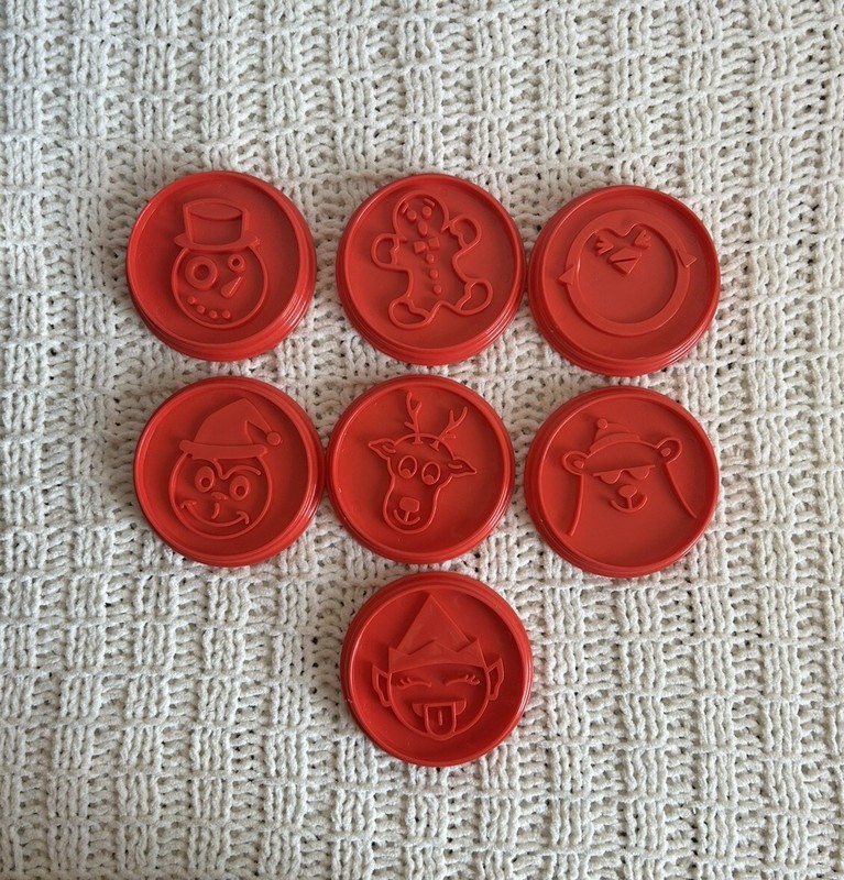 Retired PAMPERED CHEF Red Stackable Christmas Cookie Cutters 7ct #245A
