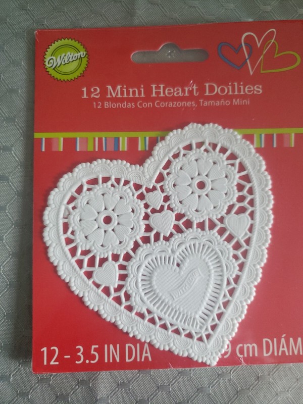 Wilton Heart Mini Grease Proof Doilies 12-3.5 in White New 2104-8960 gallery