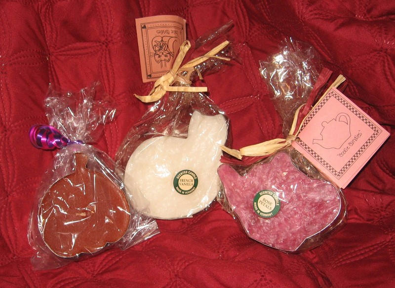 ANN CLARK COOKIE CUTTER CANDLES-NEW IN PACKAGE! CHOOSE ONE! NEW1