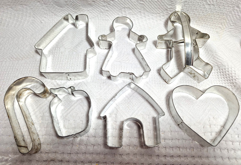 Lot of 7 Metal Cookie Cutters Gingerbread Boy Girl House Heart Apple Candy Cane