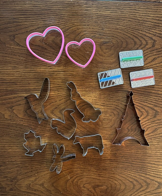 Lot 12 CookieCutters/Eiffel Old River Rd Cooper,Metal Animal,Pastry PressStamps