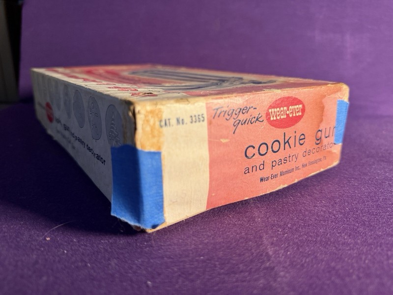 Vtg Wear-Ever Cookie Gun & Pastry Decorator 3365 COMPLETE w/ Box & Recipes gallery