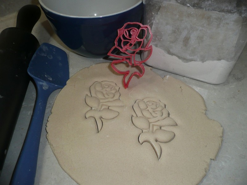 PROMPOSAL PROM DATE SET OF 5 COOKIE CUTTERS MADE IN USA PR1994 gallery